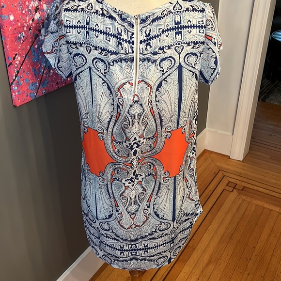 Dress - Picture 2 of 8